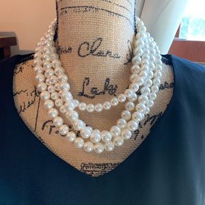 Express Chunky Faux Pearl Necklace